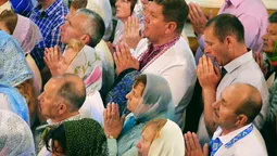 Хто з відомих лучан відвідав Богослужіння Патріарха Філарета (фото)