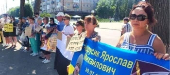 Чекає сина з полону п'ятий рік: у Ковелі пройшла акція на підтримку військовополонених (фото)