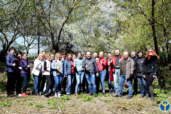 Працівники волинської служби зайнятості вийшли на толоку (фото)