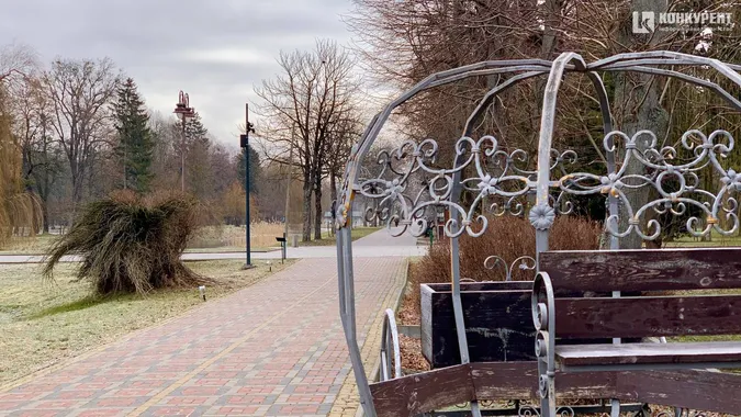 «А за вікном майже весна»: як луцький парк її зустрів (фото)