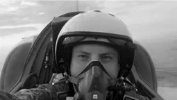 «Донечка нюхала квіти на вінку, не розуміючи, що тата вже немає», – вдова льотчика з луцького аеродрому