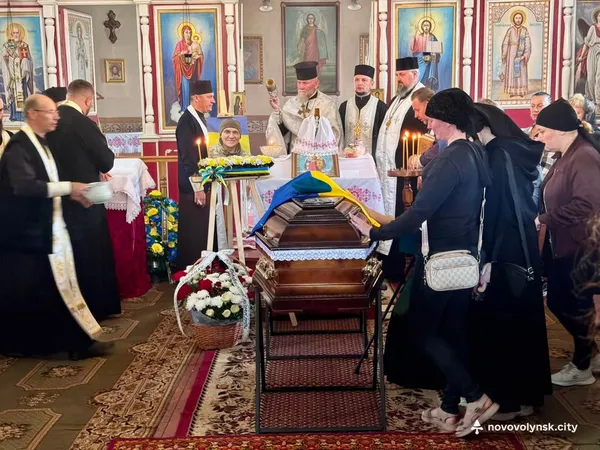Понад рік вважався зниклим: на Волині попрощалися з воїном Василем Сачуком (фото)