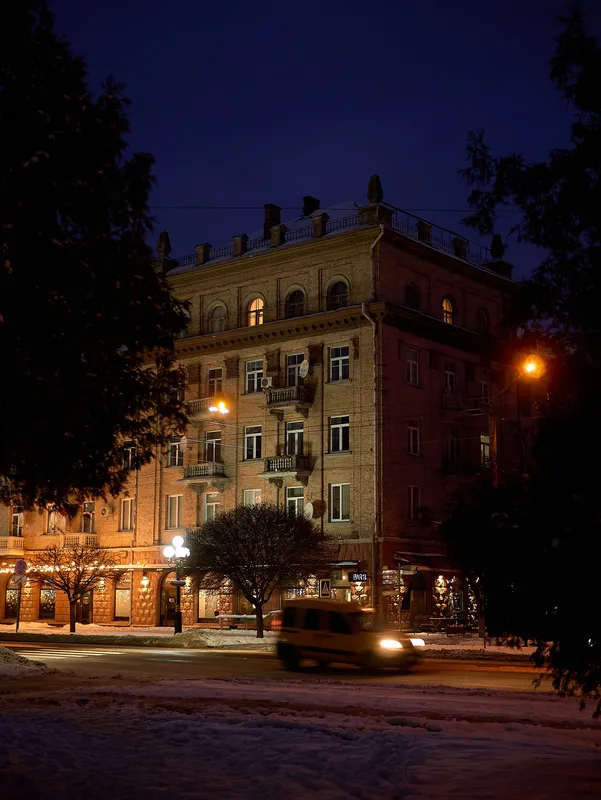 Як в кіно: атмосферні фото зимового вечора в Луцьку