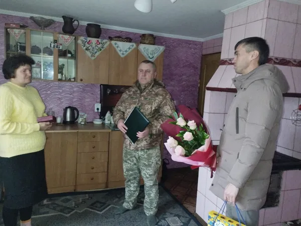Матері загиблого волинянина Демида Челядина вручили нагороду (фото)