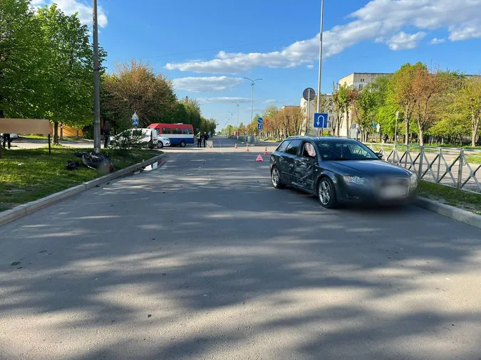 Не пропустив водій авто: у Ковелі в ДТП травмувався мотоцикліст (фото, відео)