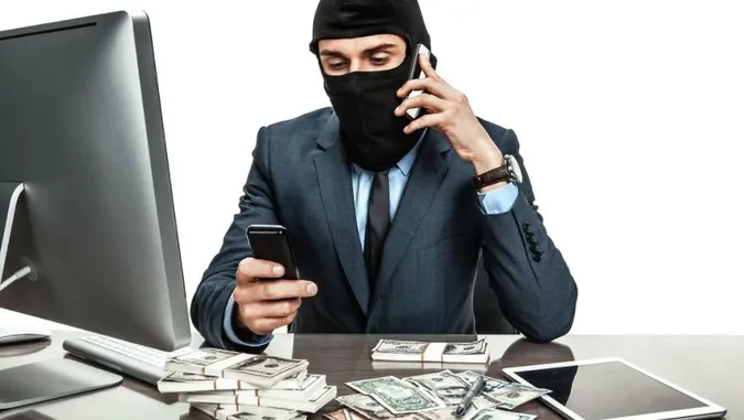 Шахраї зняли з кредитної карти волинянки майже 40 тисяч