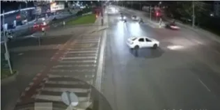 Летів на шаленій швидкості: момент жахливої смертельної аварії у Луцьку на Соборності (відео)