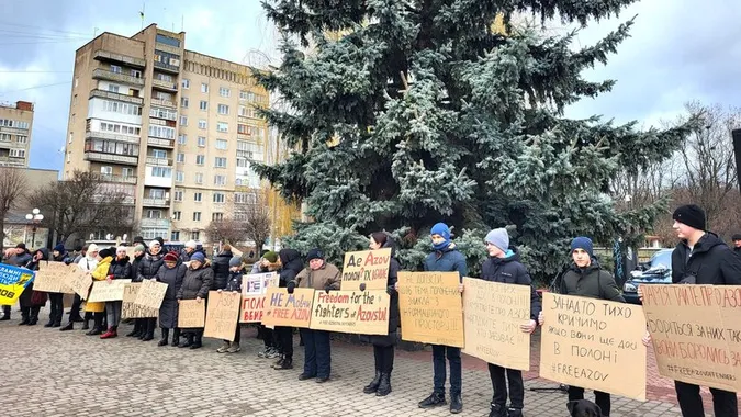 Майже сотня волинян вийшли на акцію «Не мовчи! Полон вбиває!»