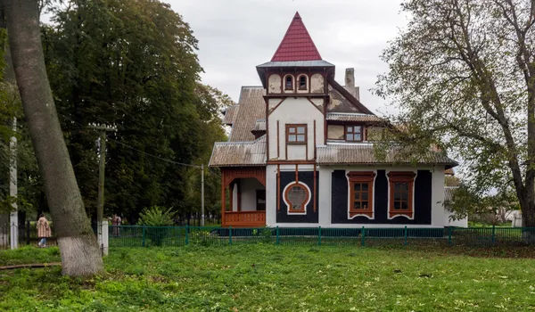 Наче у Діснеї: де на історичній Волині причаїлося селище із казковими будиночками
