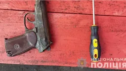 Зв’язали скотчем і вимагали гроші: на Волині розбійники вдерлися в хату підприємця (фото)