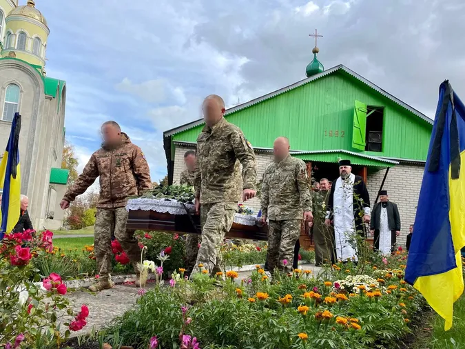 Загинули в один день: волиняни провели в останню дорогу Івана Вознюка та Андрія Вовка (фото)