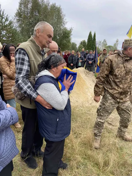 На Волині попрощалися із 29-річним воїном Віктором Дідуком (фото)