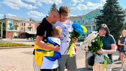 У Нововолинську зустріли звільненого з полону захисника «Азовсталі» Володимира Фаброго (фото)
