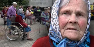 171 мешканець, три весілля і новий дім для переселенців: як живе геріатричний пансіонат у Луцьку (фото)