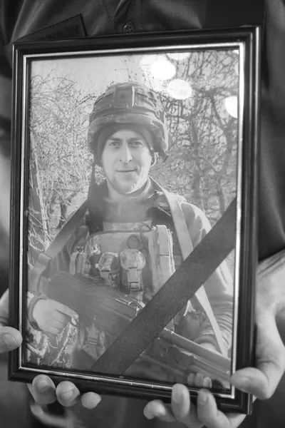 З болем і душевним смутком: у Луцьку прощалися із захисником Максимом Галайдою (фото)
