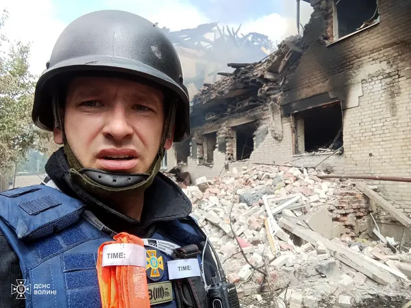 Там нема живого місця: як волинські рятувальники виконують завдання у Лиманській громаді на Донеччині (фото)