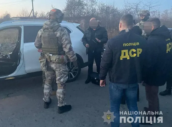 На Волині на хабарі затримали армійського офіцера (фото, відео)