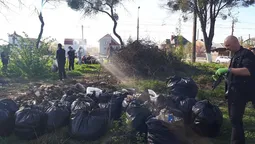 Луцькі муниципали зібрали на Львівській більше півсотні пакетів сміття (фото)