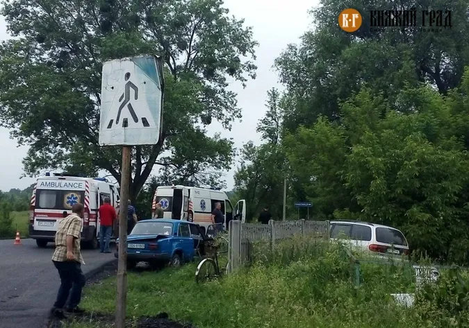 На Волині «фольксваген» влетів у «жигулі»: пасажир іномарки – в комі (фото)