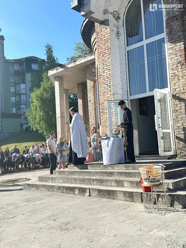 У церкві Луцька, яка загорілась напередодні Великодня, святили паски (фото)