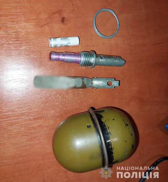 Затримали людей, які закидали гранатами приміщення суду в Любомлі (фото, відео)