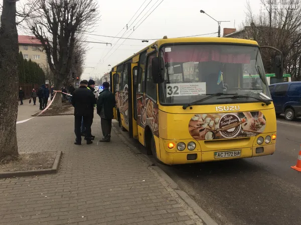 У Луцьку маршрутка збила пішохода (фото)