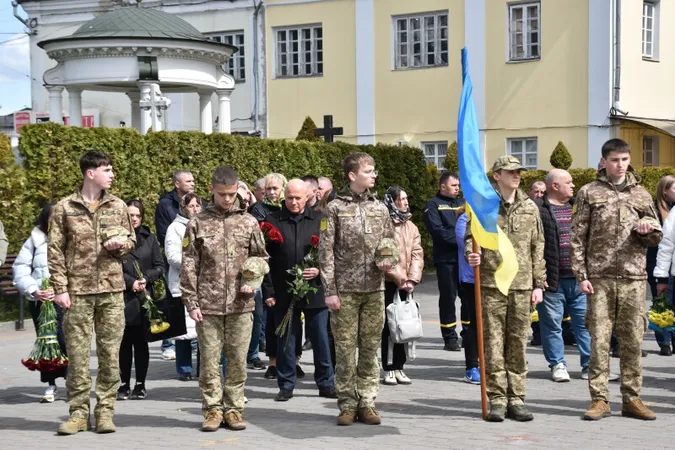 У Луцьку попрощалися з Героєм Святославом Юзефчуком (фото)