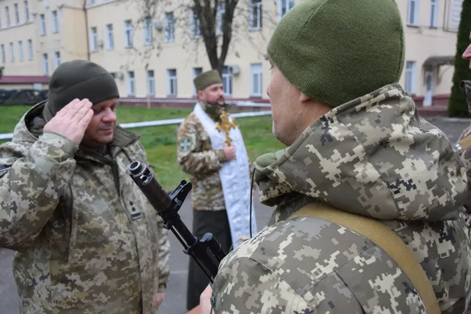Мати п'ятьох дітей з Волині пішла у прикордонниці у пам'ять про загиблого племінника