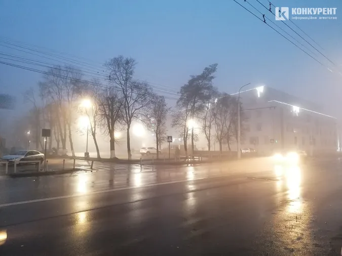 Напередодні Нового року Луцьк огорнув туман (фото)