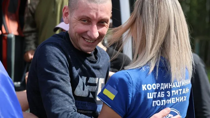 Обмін полоненими: в Україну повернулися 103 українські воїни (фото)