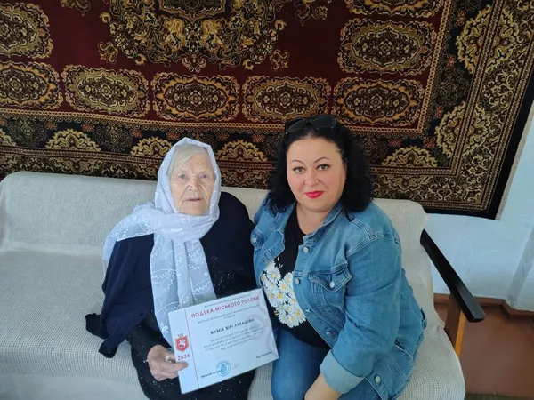 Учителька та диспетчерка пожежної частини: у Володимирі привітали поважних ювілярок (фото)