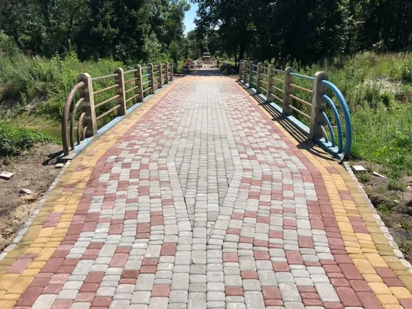 Містки у луцькому парку пофарбують і підсвітять (фото) 