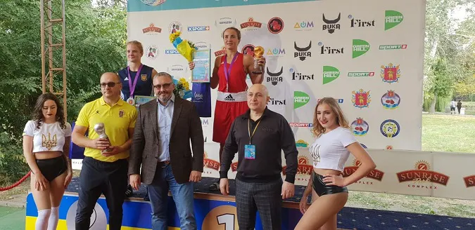 Жінка у боксі: ще одна перемога п'ятнадцятиразової чемпіонки з Волині (фото)