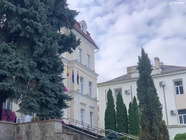 У Луцьку повідомили про замінування міської ради – усіх евакуювали (фото)