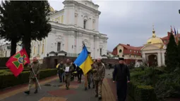 Луцька громада попрощалася із загиблим Героєм Олександром Повхом (фото)