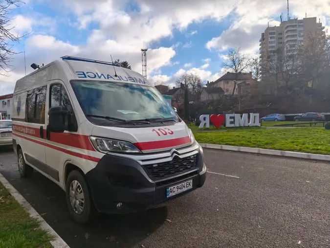 Вдавився їжею: у Луцьку врятували дідуся, який пережив клінічну смерть
