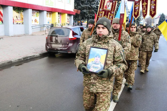 На Волині попрощалися із молодим воїном Ігорем Доманським (фото)