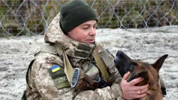 На Волині служить кінолог із собакою, який не любить мокрий сніг (фото)