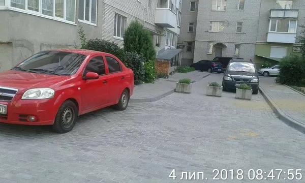 Проспект Соборності у Луцьку очистили від обмежувачів руху (фото) 
