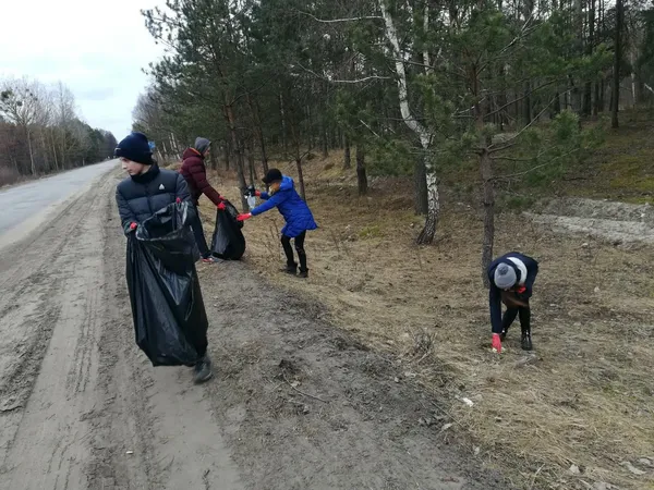 «Лісова» братія проти сміттєвого монстра, або А один в полі – воїн?