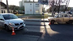 Намагався розвернутись, але не впорався з керуванням: у Луцьку – потрійна ДТП (відео)