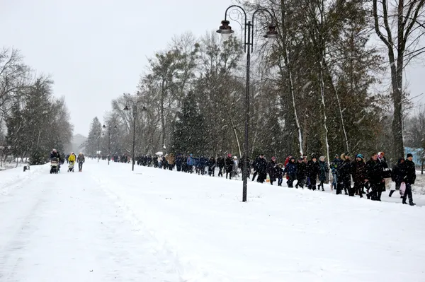 Як у Луцьку віряни занурювалися на свято Хрещення (фото)