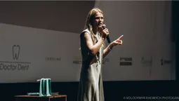 Бути нарівні, а не утриманкою: у Луцьку Ольга Фреймут радила, як поводитися з грошима (фото)