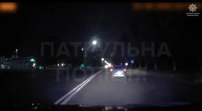 Луцьким проспектом розсікав п'яний на «опелі» (відео)