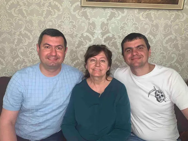 Із Днем матері: відомі волиняни привітали найрідніших (фото)