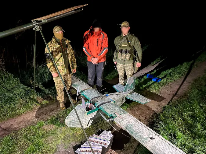 На Волині затримали контрабандиста з БпЛА (фото, відео)