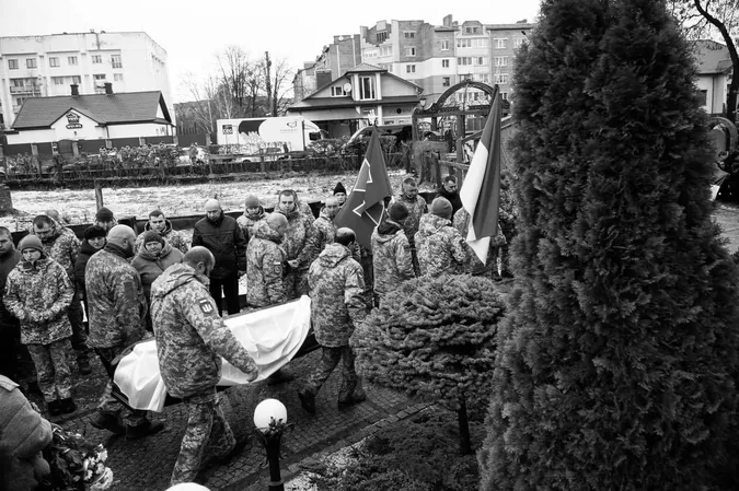 На Волині попрощалися із загиблим воїном Миколою Проскурою (фото)