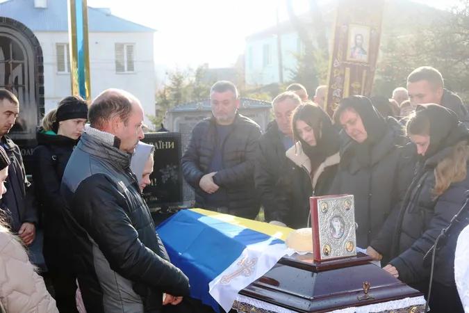 На Волині попрощалися із 22-річним воїном Назаром Кравчуком (фото)