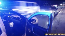 У Луцьку – ДТП: Opel збив дівчину на пішохідному переході (відео)