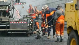 Порошенко підписав закони, які пришвидшать будівництво нових доріг 